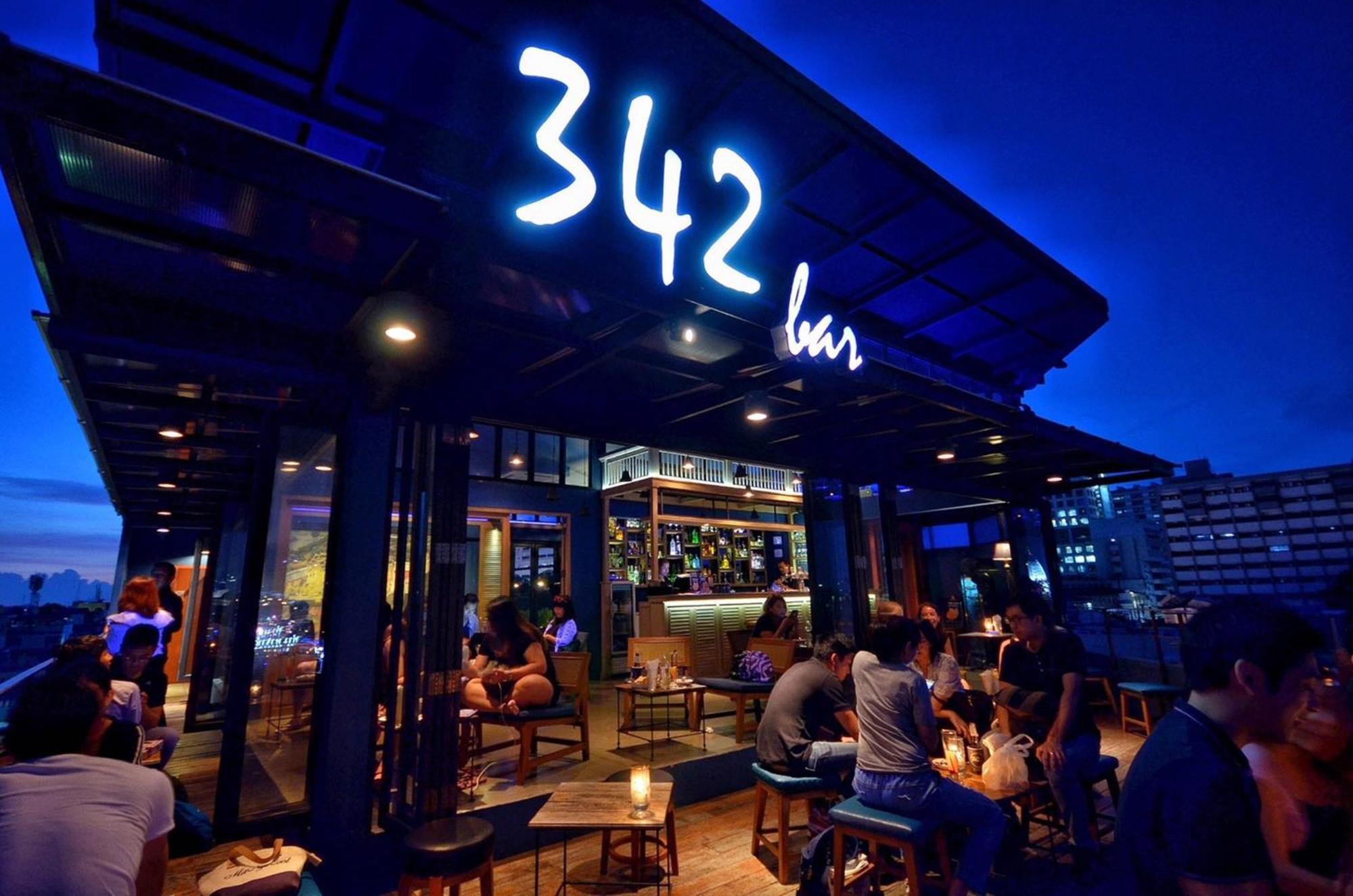 Baan Wanglang Riverside, Bangkok Exterior foto